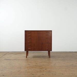 Danish chest of drawers in teak wood