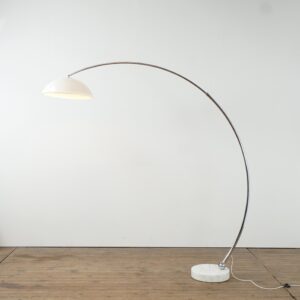 Extendable floor lamp with marble base