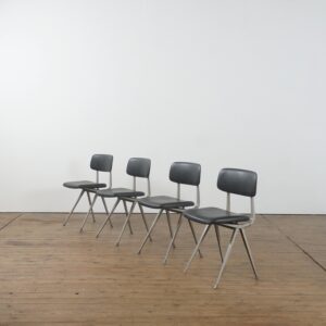 Set of 4 Friso Kramer result chairs