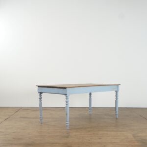 Peasant table 'dans son jus'