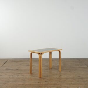 Small Magnus Olesen side table