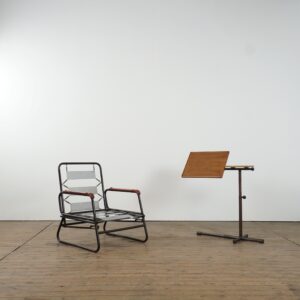 Adjustable lounge chair and table by Francois Caruelle