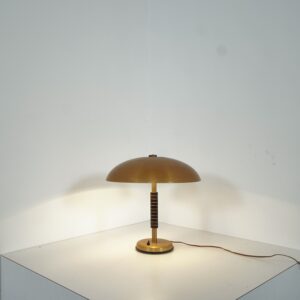 Bauhaus table lamp
