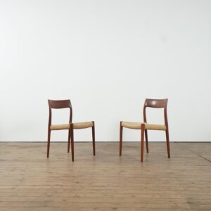 Set of two Niels Otto Möller model 77 with paper cord